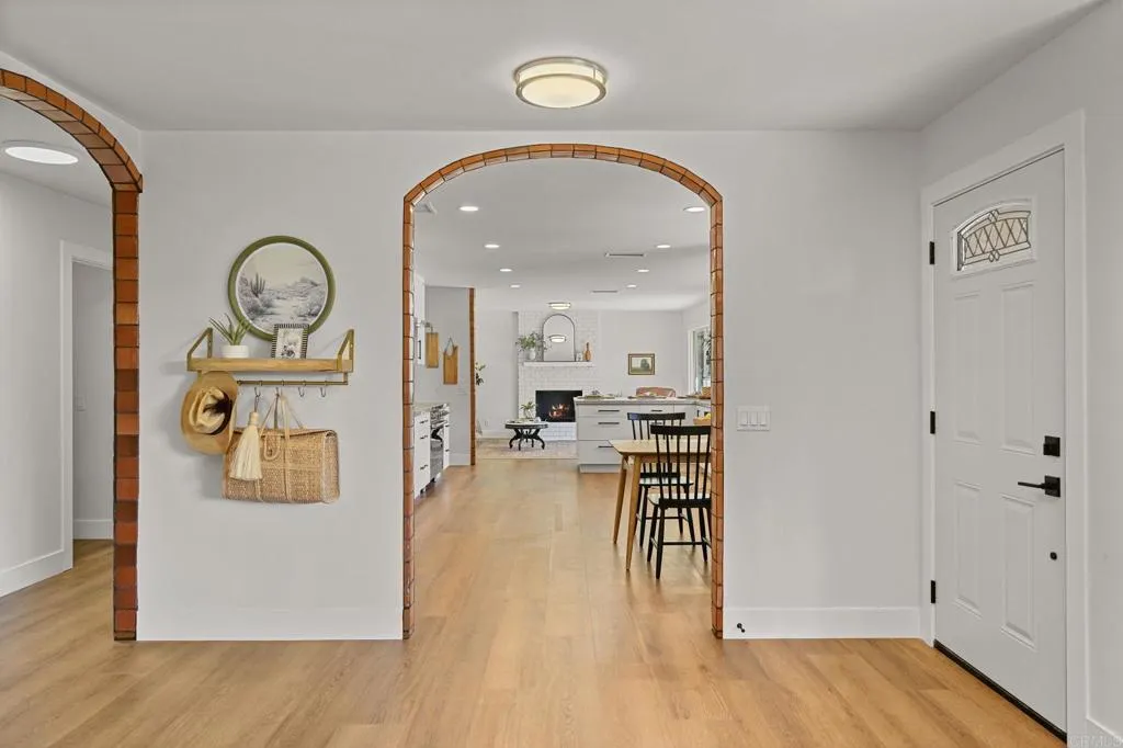 https://cdn.realtyfeed.com/cdn/127/306541742/34764600c5bac0698f9f2dc306420d70.webp