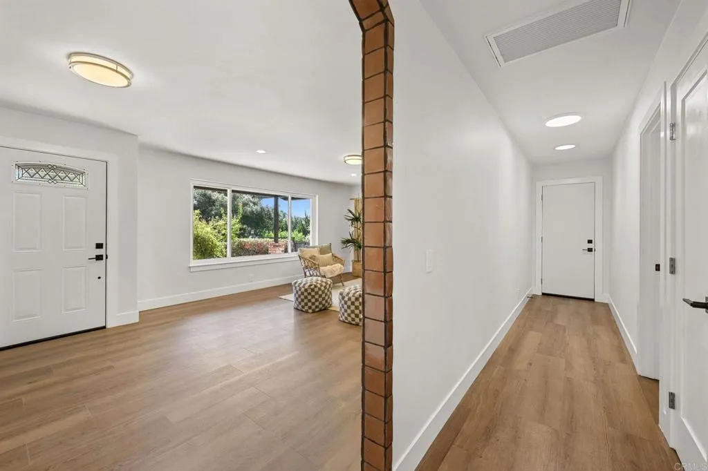 https://cdn.realtyfeed.com/cdn/127/306541742/450b692cb965ada75504fb76e303a5f7.webp