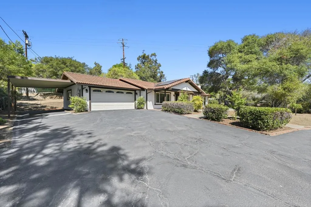 https://cdn.realtyfeed.com/cdn/127/306541742/7fc95289e91994345780e678ae7e61f2.webp