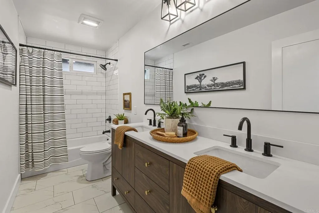 https://cdn.realtyfeed.com/cdn/127/306541742/c2d949452baae831b7af0117990b0e08.webp