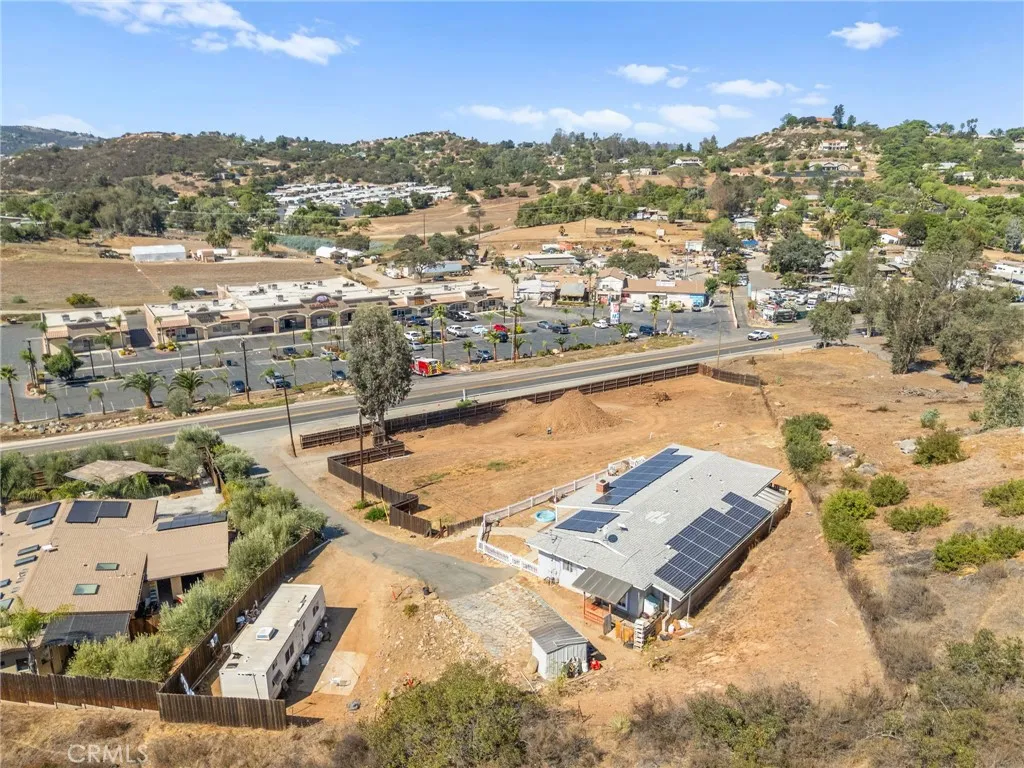 https://cdn.realtyfeed.com/cdn/127/306541828/82ead3803188886544365179493c2c31.webp