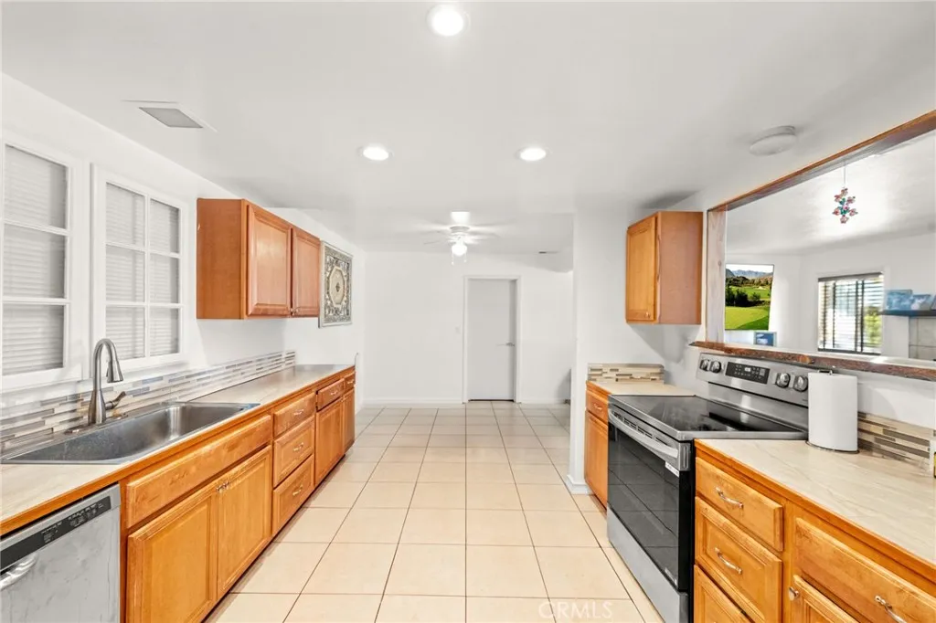 https://cdn.realtyfeed.com/cdn/127/306541828/9514d8f49caad1a255df9627390e3807.webp
