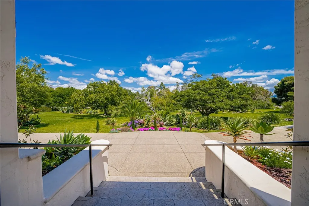 https://cdn.realtyfeed.com/cdn/127/306541880/2e1cca2cad43a8041f0920eae3eb6bd5.webp
