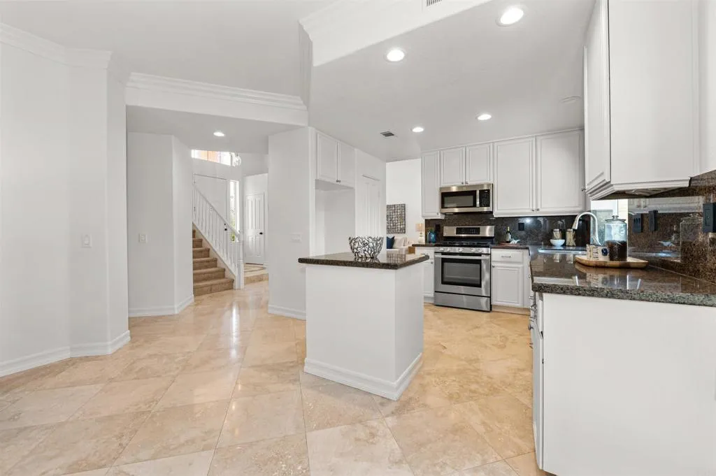 https://cdn.realtyfeed.com/cdn/127/306541930/56c8dc1464beb5ac6e48bbb59c8406c5.webp