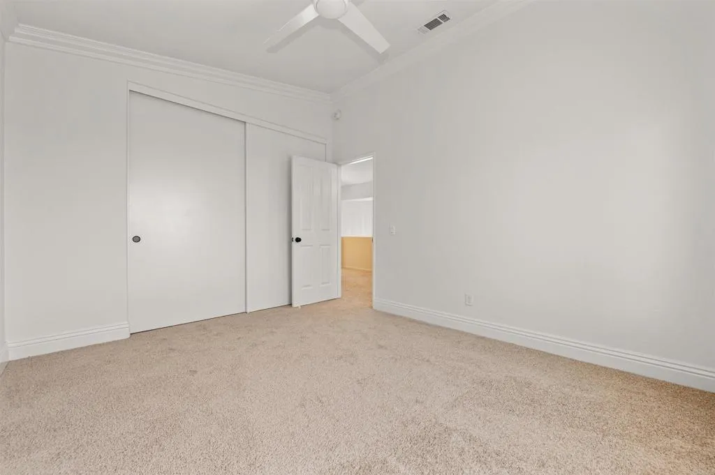 https://cdn.realtyfeed.com/cdn/127/306541930/81edfd4cc0e378bbebd89ef2f0d96e7d.webp
