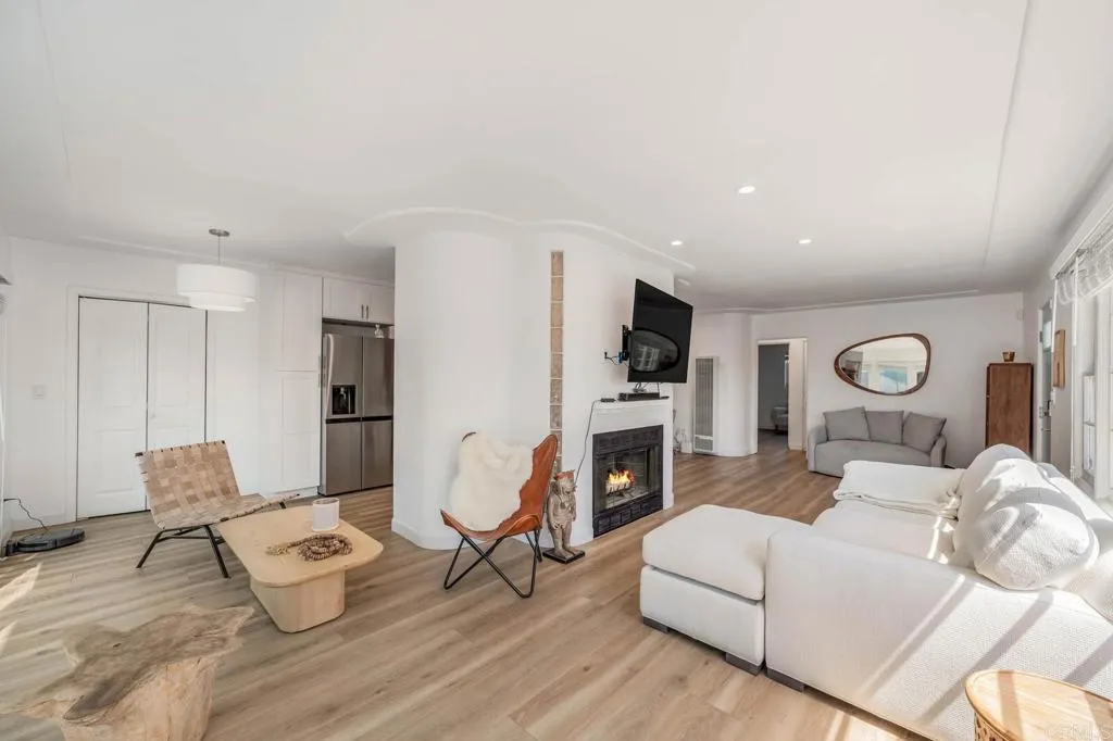 https://cdn.realtyfeed.com/cdn/127/306541983/6b7c6557b4a6f76c4b7393f6bd496663.webp