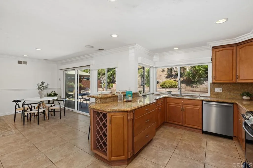 https://cdn.realtyfeed.com/cdn/127/306541993/ce10a9bfaf615b7b05eec33a2c3f0c6e.webp
