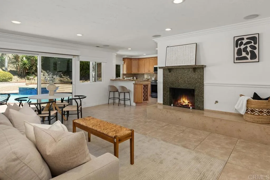 https://cdn.realtyfeed.com/cdn/127/306541993/ef6183fbb2e03102c29a85a72d1d100e.webp