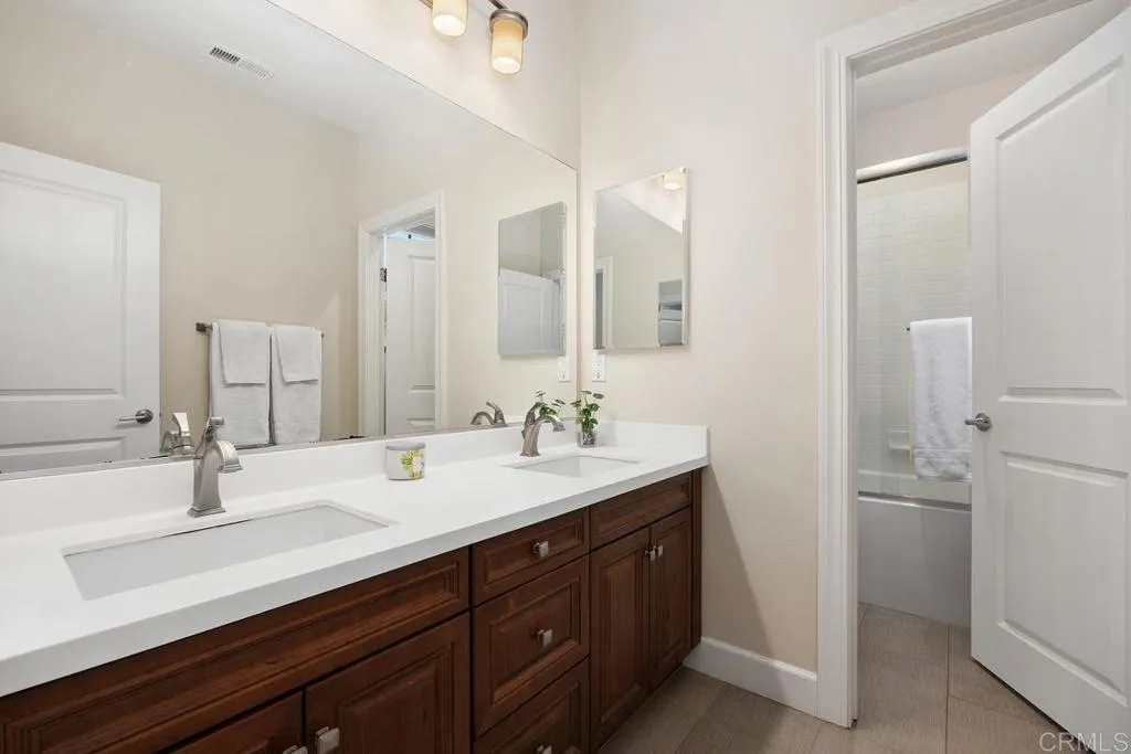 https://cdn.realtyfeed.com/cdn/127/306542026/a78d61234301fd4c0241c9b5a71916b3.webp