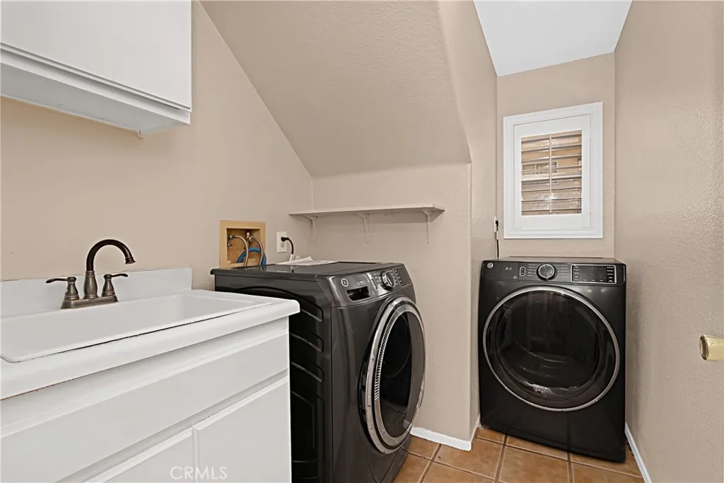 https://cdn.realtyfeed.com/cdn/127/306542129/e676bd92842f86cf4575e88a1315d930.webp