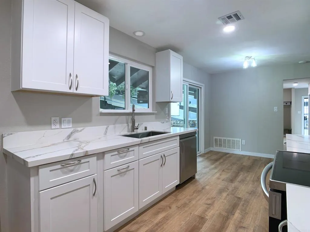 https://cdn.realtyfeed.com/cdn/127/306542216/3ff8cae0077a9c70199af0009837c309.webp