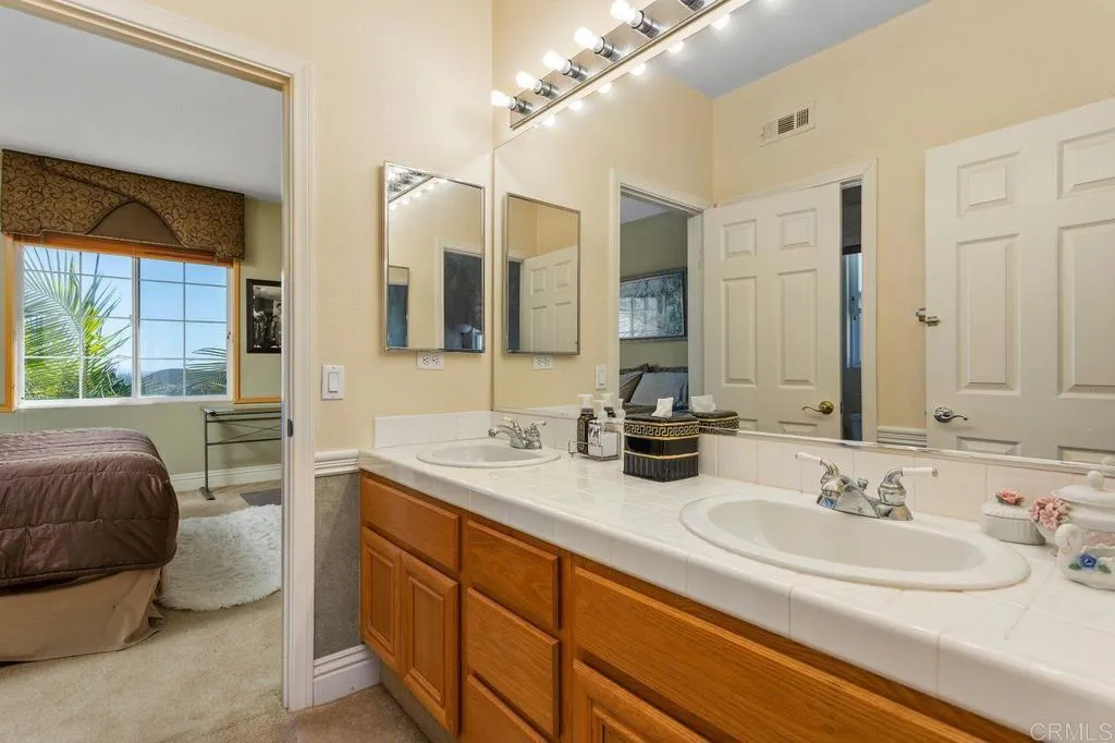 https://cdn.realtyfeed.com/cdn/127/306542229/8045adedb4a3e4c0c3f2474c72a109ac.webp