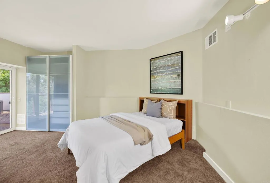 https://cdn.realtyfeed.com/cdn/127/306542373/0cdb8c0f8c74bb80fdec27b38b2a030d.webp