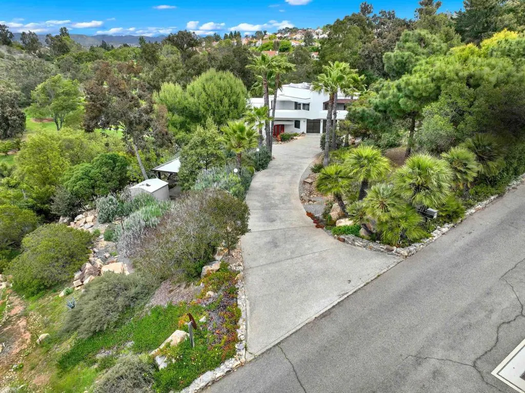 https://cdn.realtyfeed.com/cdn/127/306542373/1c4c78212b79de28df66eeb611d5baf6.webp