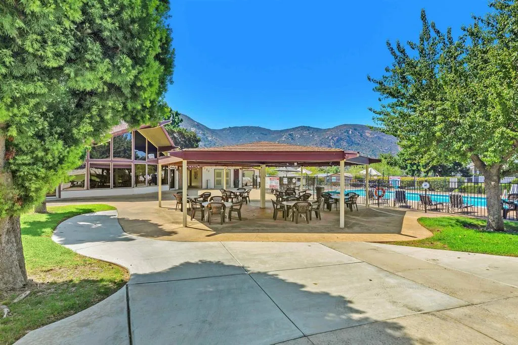 https://cdn.realtyfeed.com/cdn/127/306542396/f09fbd4d4de5bb309f27fa8a700b64b3.webp