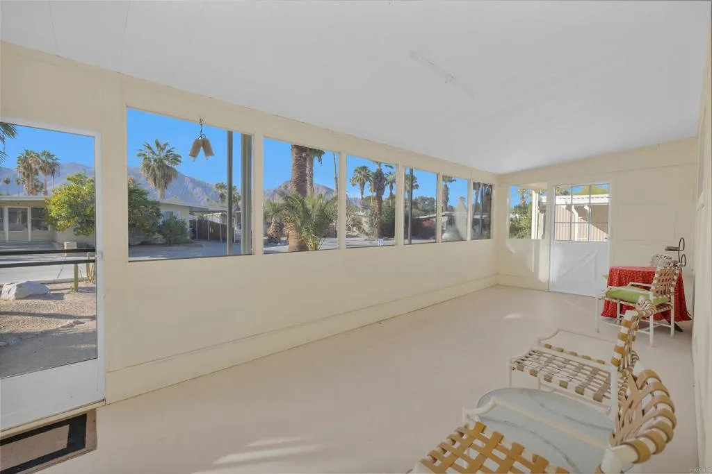 https://cdn.realtyfeed.com/cdn/127/306542425/8acbc3da8996cee2db7461d2914df477.webp