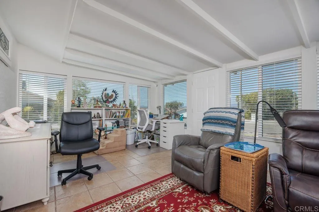 https://cdn.realtyfeed.com/cdn/127/306542442/9f0ab08e24f048f394edaf90c3e59cbe.webp