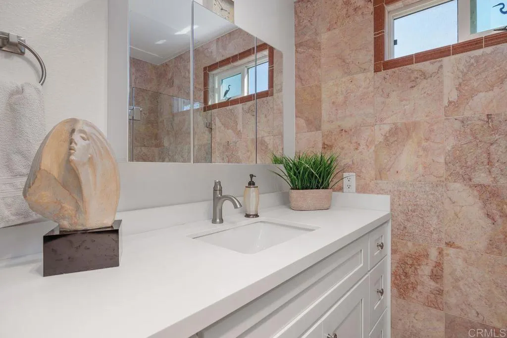 https://cdn.realtyfeed.com/cdn/127/306542442/be8d4c488af62759d280f2ab73565618.webp