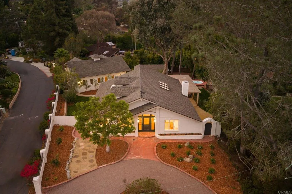 https://cdn.realtyfeed.com/cdn/127/306542445/2d21cb104fecd5d3831f475d0db2738c.webp