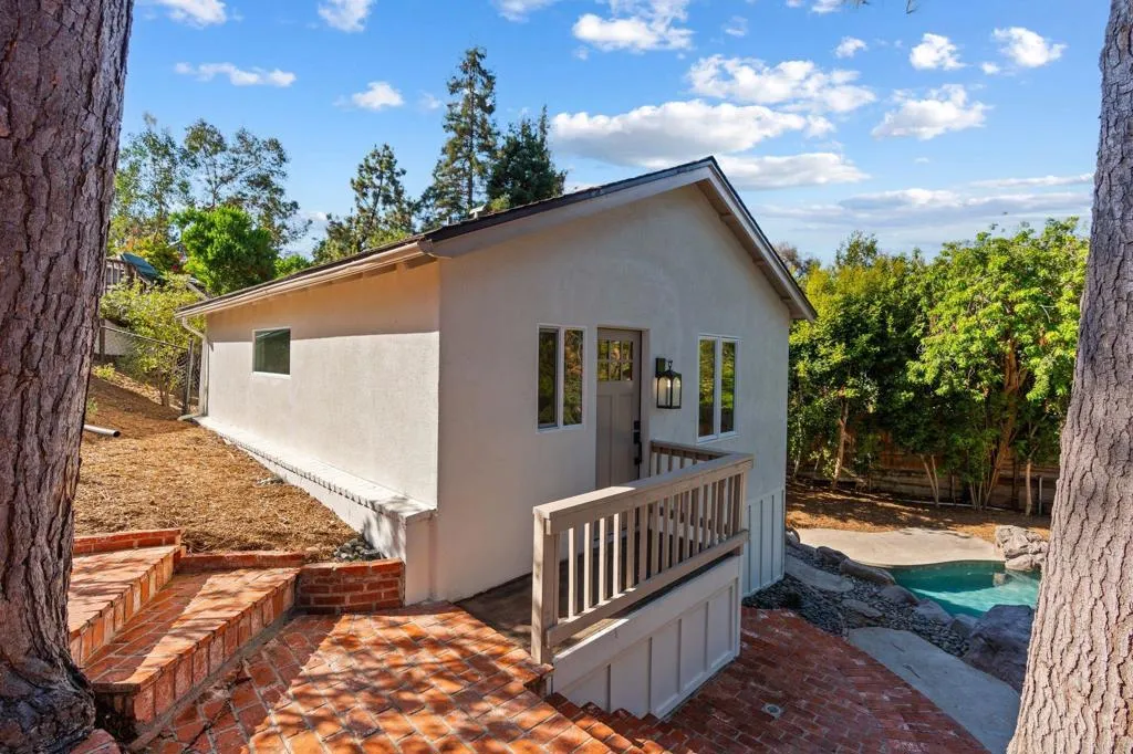 https://cdn.realtyfeed.com/cdn/127/306542445/7515925a303f5e51fac6cadc03346446.webp
