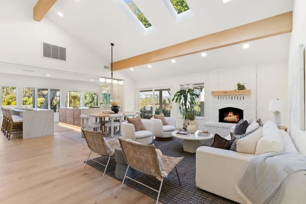 https://cdn.realtyfeed.com/cdn/127/306542445/97ad9a3a1fd575d9acb25f30018a1a74.webp