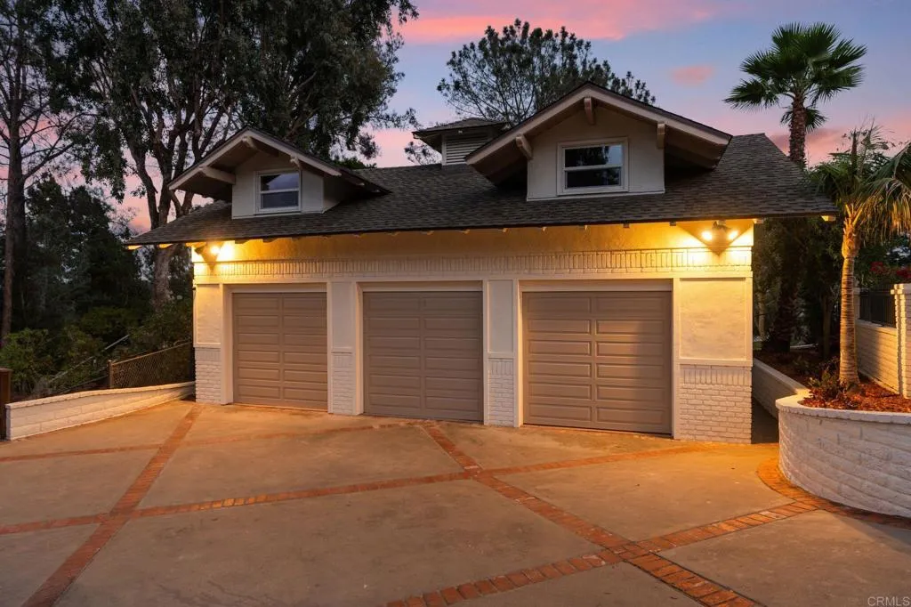 https://cdn.realtyfeed.com/cdn/127/306542445/c1a2a100dcf21999aabf0939112ec334.webp