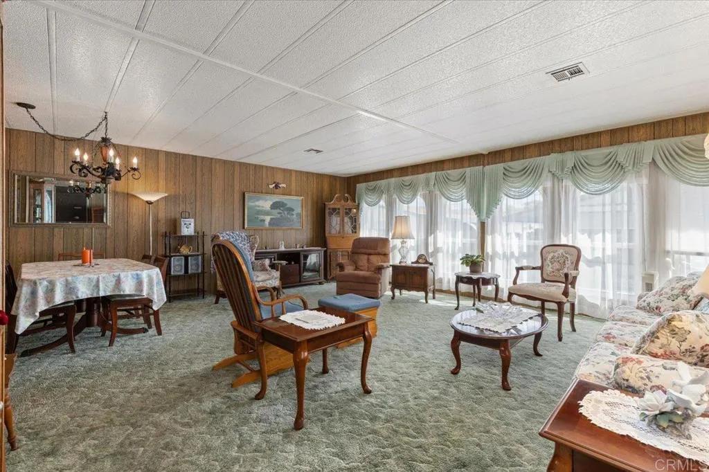 https://cdn.realtyfeed.com/cdn/127/306542494/1287cc5fe89f276ed867bc66762e9e9c.webp