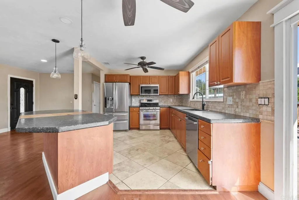 https://cdn.realtyfeed.com/cdn/127/306542504/7879dfbfd976c88e5757a754b7e4fe8d.webp