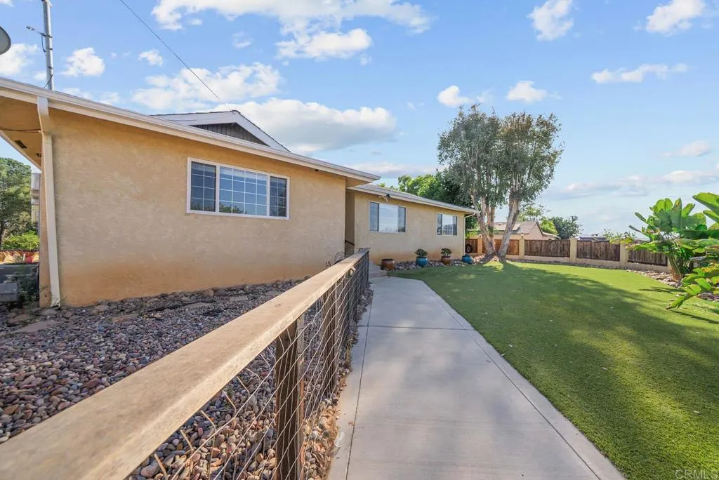 https://cdn.realtyfeed.com/cdn/127/306542504/87bac7731fd455c840800dd7d127e251.webp