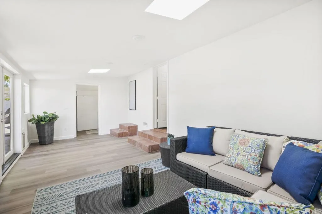 https://cdn.realtyfeed.com/cdn/127/306542517/a56ee073425f201ed43bb0fa78889f98.webp