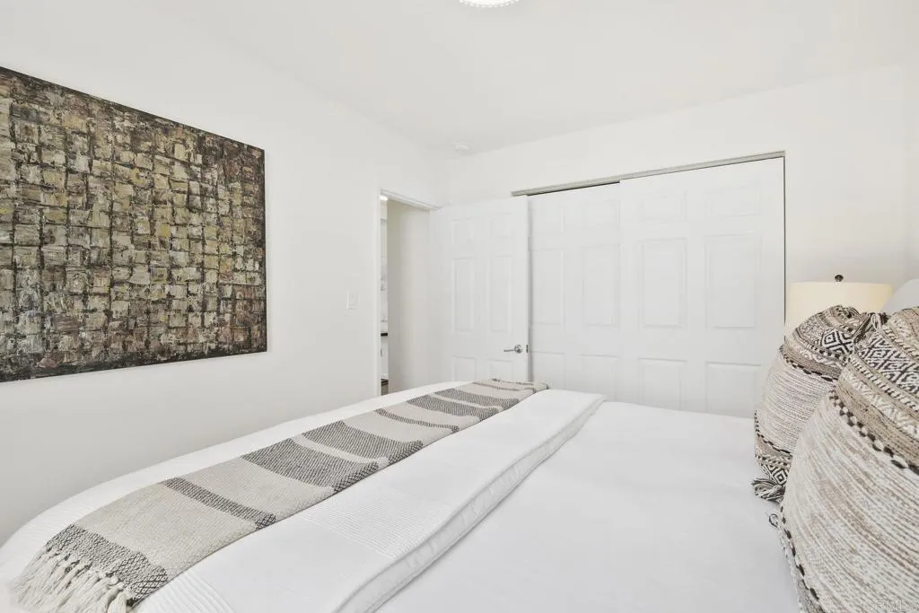 https://cdn.realtyfeed.com/cdn/127/306542517/f3e0f2a102e51e6a44d9ed6b11a62f63.webp