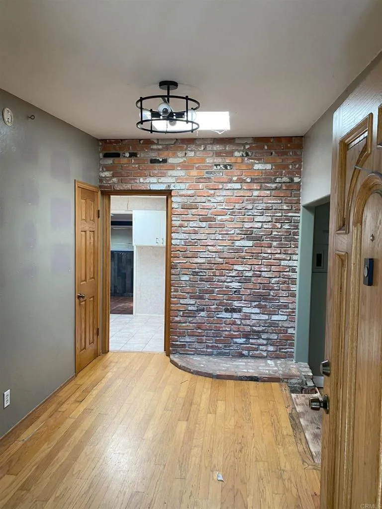 https://cdn.realtyfeed.com/cdn/127/306542562/b62e72e60543c6276e822976509055e3.webp