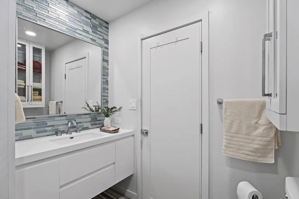 https://cdn.realtyfeed.com/cdn/127/306542612/2c98fa8a580abb81b79f916a7b9df06a.webp
