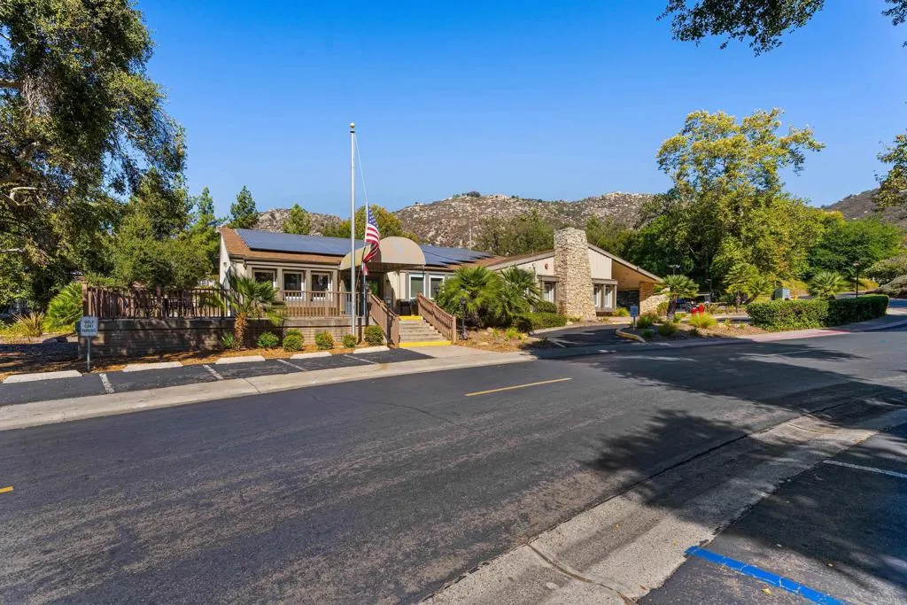 https://cdn.realtyfeed.com/cdn/127/306542612/9ed25e18ab4b28b7aef341407a055b52.webp
