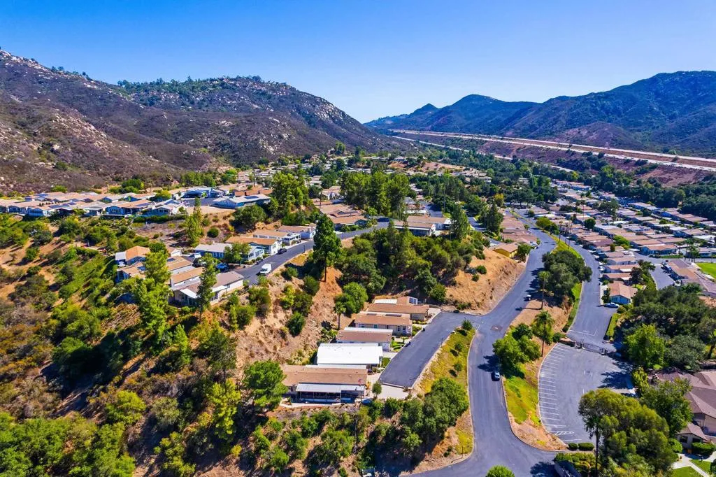 https://cdn.realtyfeed.com/cdn/127/306542612/d222d14324fa5bbc958f23aafc7c75b4.webp