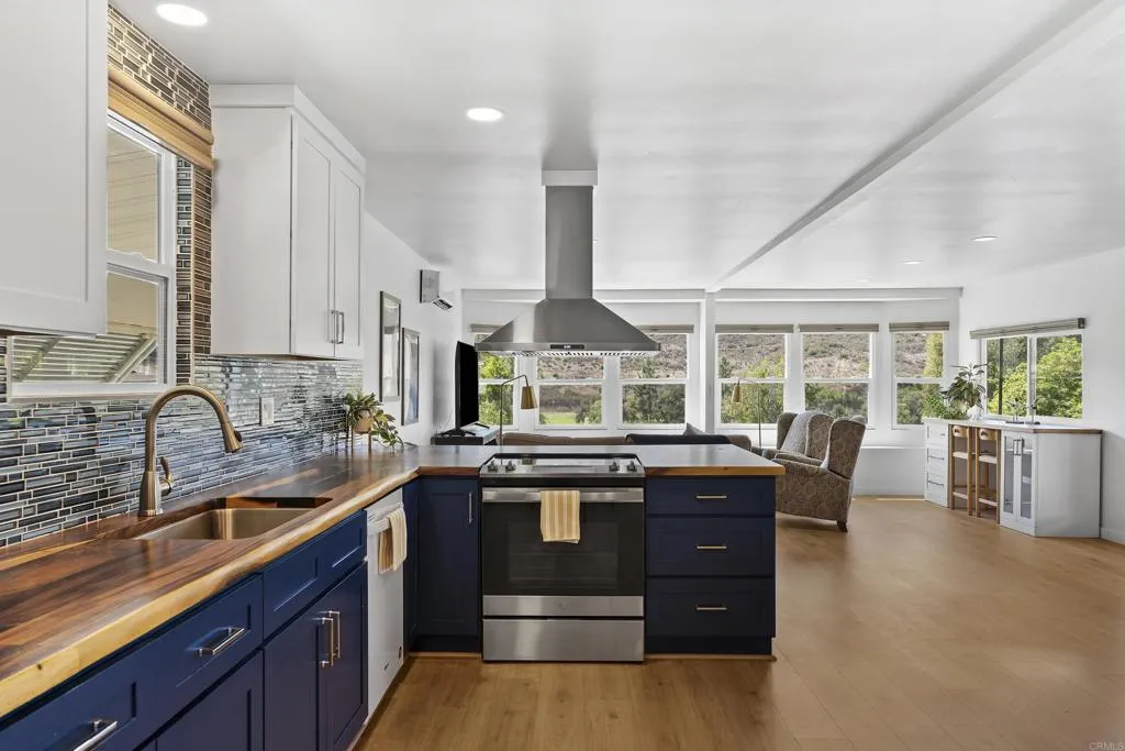 https://cdn.realtyfeed.com/cdn/127/306542612/d80540a5c305e56a1a892396dab566cd.webp