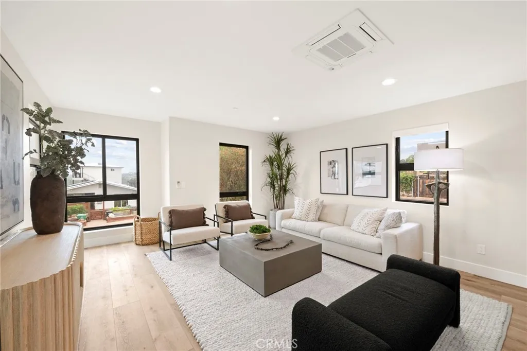 https://cdn.realtyfeed.com/cdn/127/306542614/19ed9bc84208adc04d0f88df7fa727ab.webp