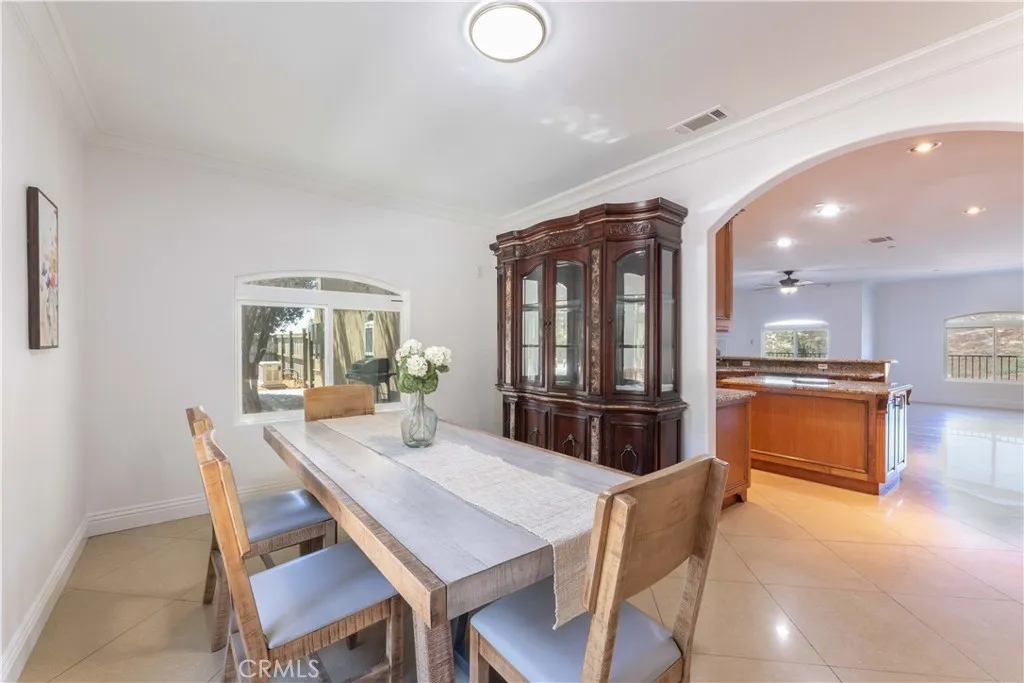 https://cdn.realtyfeed.com/cdn/127/306542626/046fabbfcd3b0556a94f405bf79bd32c.webp
