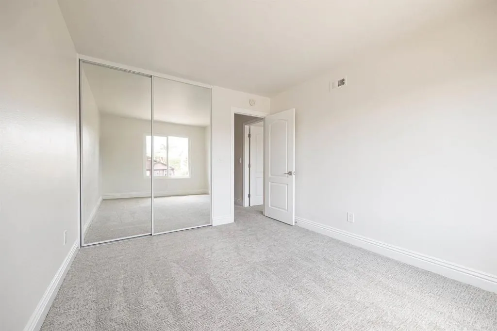 https://cdn.realtyfeed.com/cdn/127/306542696/a5d97f051c25eb8f220cc3307b56bb39.webp