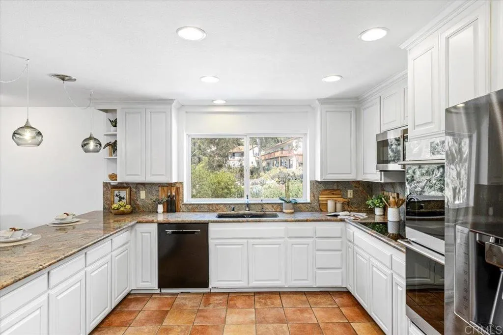 https://cdn.realtyfeed.com/cdn/127/306542733/1c8872748f74956cb6e74a74d912acf9.webp