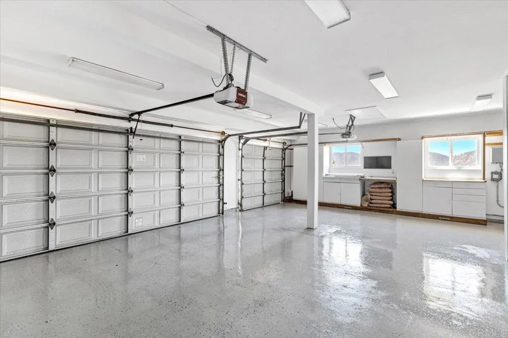 https://cdn.realtyfeed.com/cdn/127/306542733/509d36af963700e6ef1dd17eafbe7236.webp