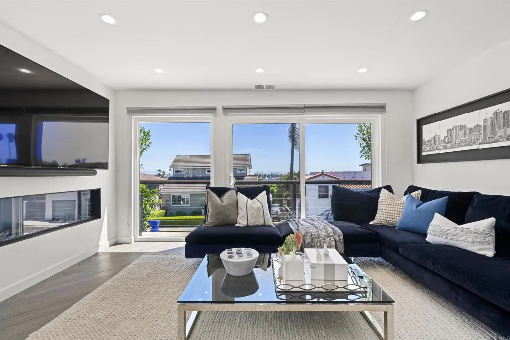 https://cdn.realtyfeed.com/cdn/127/306542769/acc46d069812080c977f3813d62f8892.webp
