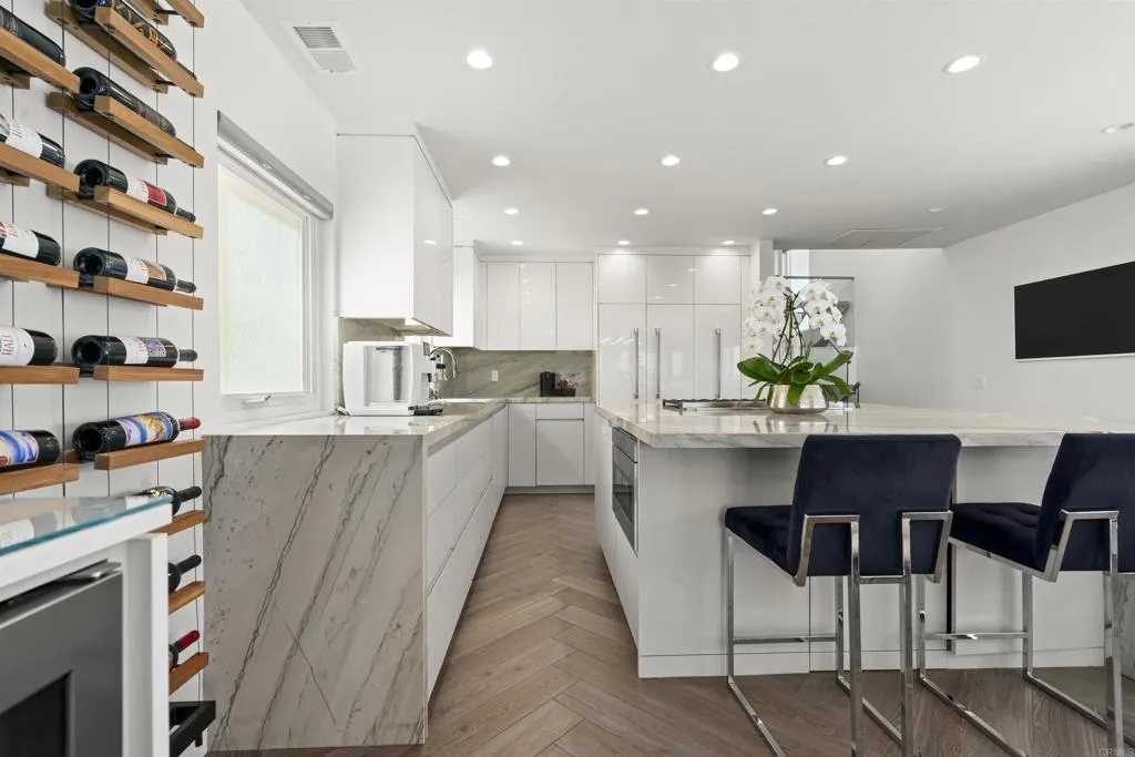 https://cdn.realtyfeed.com/cdn/127/306542769/f420b31332507f30a27d0ffe2df3be78.webp