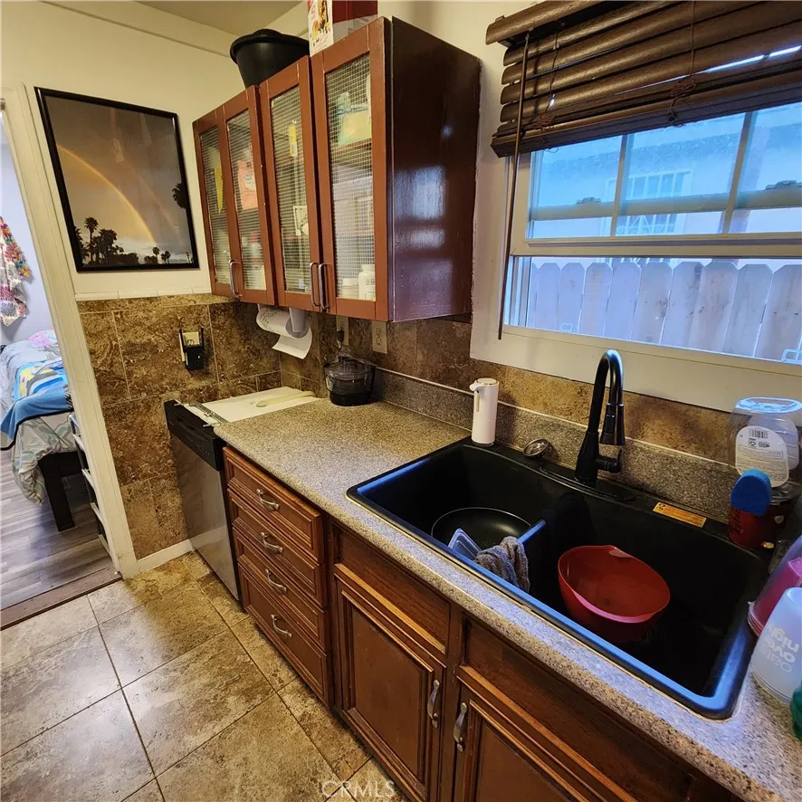 125 E 68th Way, Long Beach, CA 90805 - Photo 5 of 11, Long Beach, CA