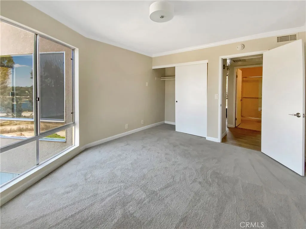 https://cdn.realtyfeed.com/cdn/127/306542789/914f286ef9849a7538a5287b672ae173.webp