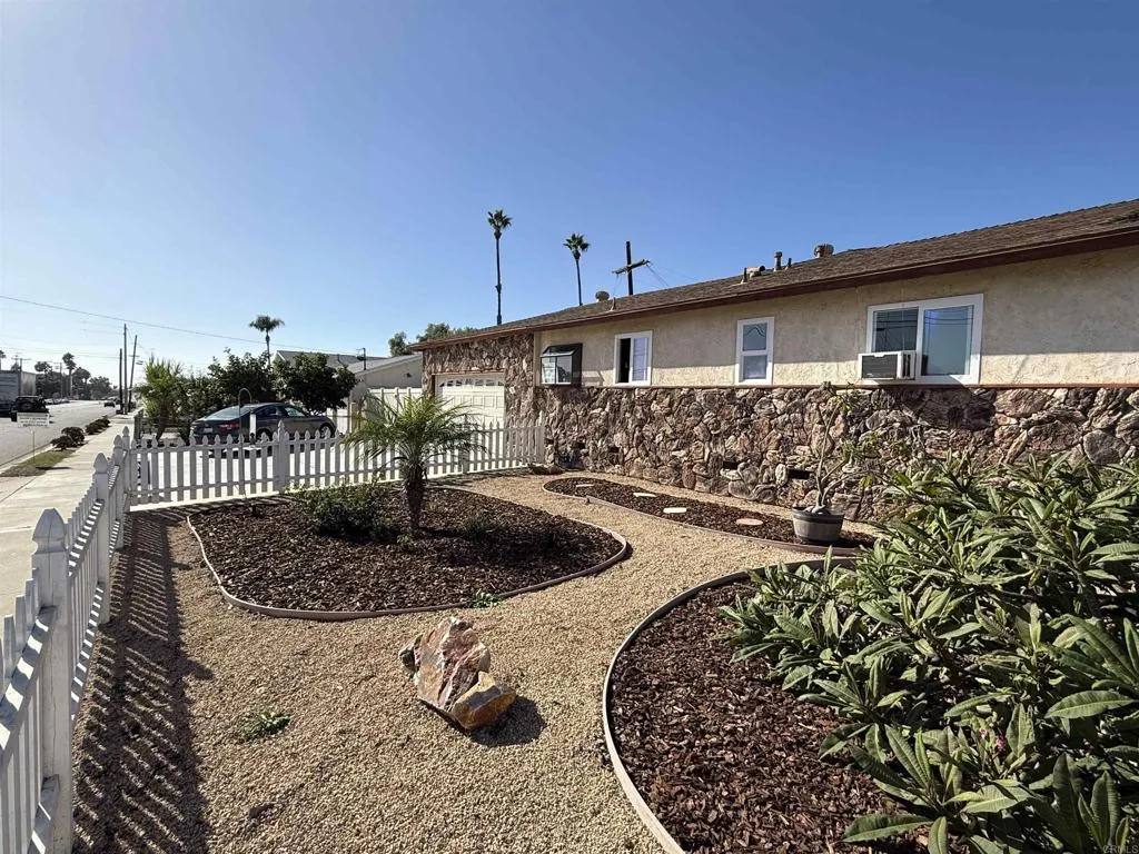 https://cdn.realtyfeed.com/cdn/127/306542790/129adae3c49cae007b588910785b2d43.webp