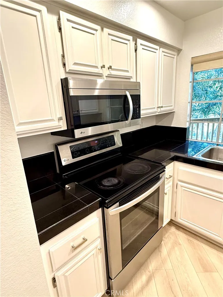 5744 Oak Bend Ln Unit 212, Oak Park, CA 91377 - Photo 5 of 24, Oak Park, CA