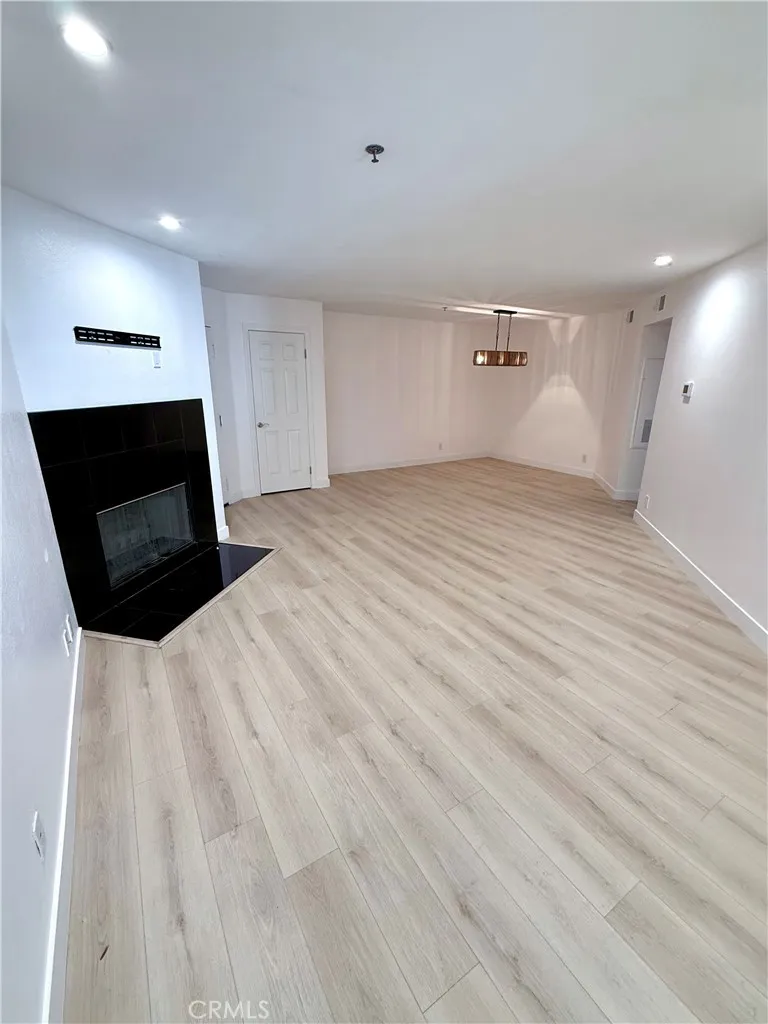 5744 Oak Bend Ln Unit 212, Oak Park, CA 91377 - Photo 3 of 24, Oak Park, CA