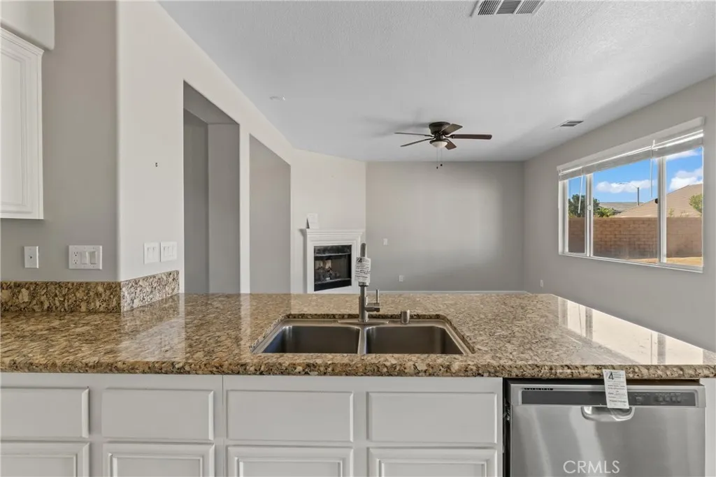 4147 Glacier Place, Quartz Hill, CA 93536 - Photo 5 of 29, Quartz Hill, CA