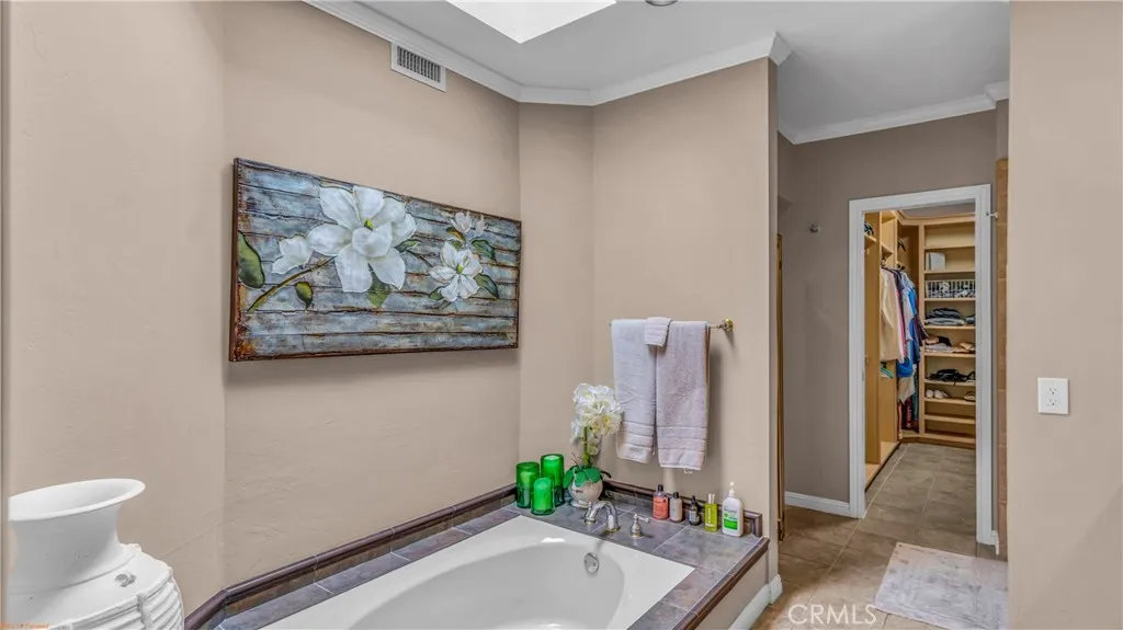 Photo #8: OC25215591 Listing: Photo #8